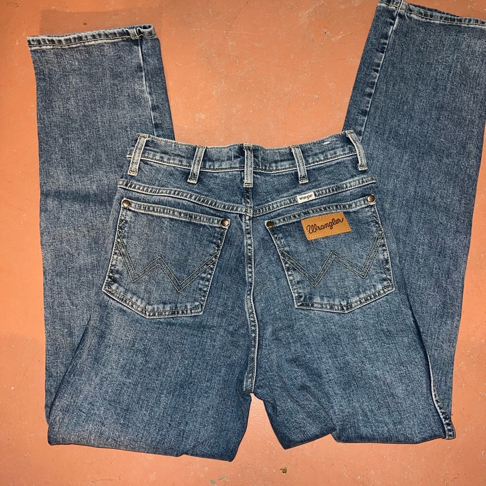 Wrangler’s women’s  Straight Leg Blue Denim Jeans